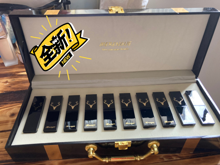 男朋友520送的礼物  本人口红实在太多了...