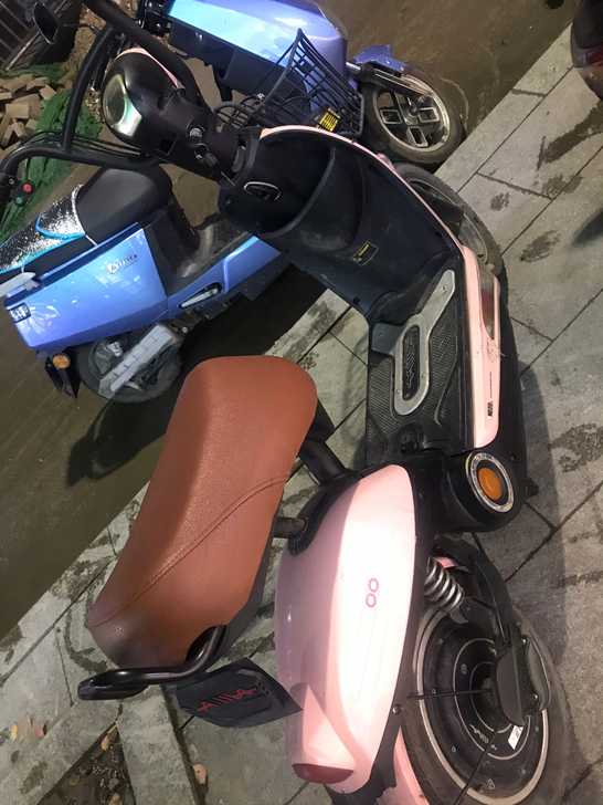 爱玛电动车48伏大电池，电池用了7个月左右...