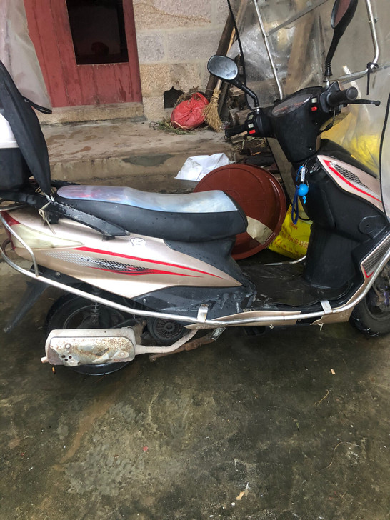 一万公里,19年的车,踏板125,因为回家...