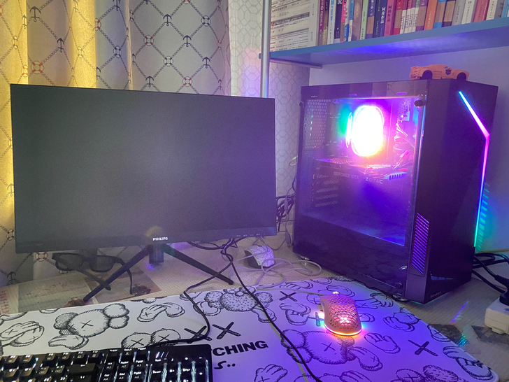 飞利浦显示器 电脑主机