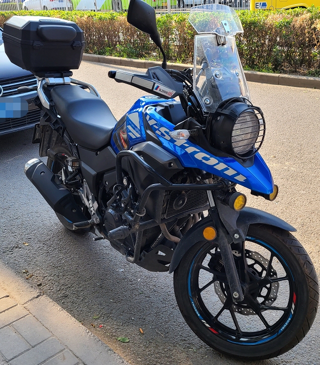 摩托车