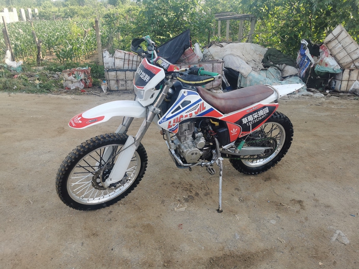 越野高赛摩托车一个精品车况一点问题没有到手...