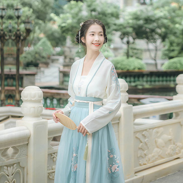 汉尚华莲传统汉服女团花刺绣对襟襦裙齐腰大摆裙