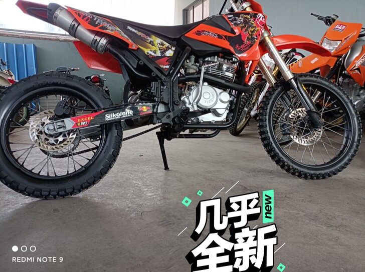 精品波速尔T8  250排量  给油就翘头...