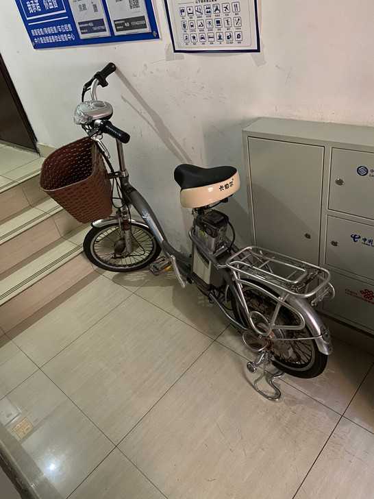 爱玛电动车,锂电电动车,电池不行了需要更换...