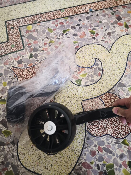 18寸凤凰儿童自行车匹配闪光辅助轮