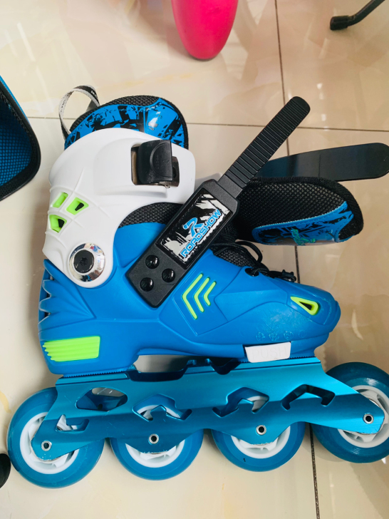 闲置二手9成新 乐秀儿童轮滑鞋