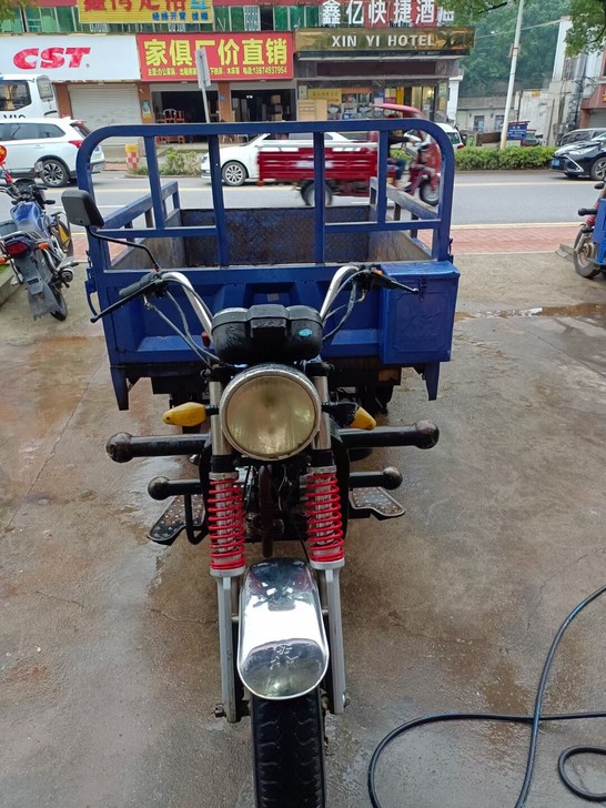 三轮摩托车,大小排量都有,价格面议
