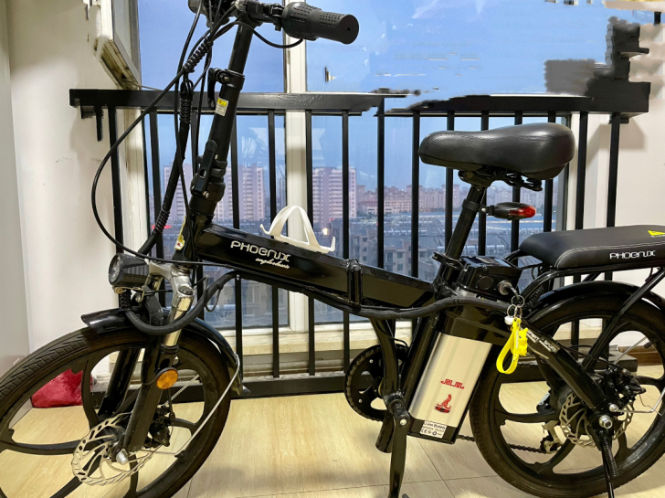 凤凰电单车 可折叠。九成新 买来没怎么骑过...