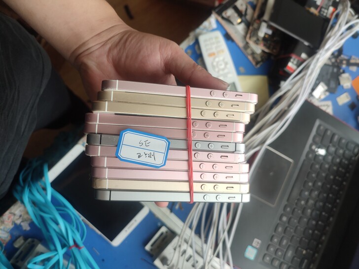 出二手苹果se 10个功能正常