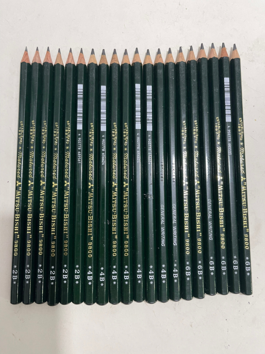 日本进口三菱素描铅笔9800绘画初学者速写...