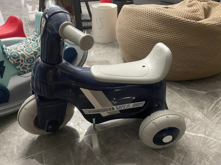 电动三轮车 9成新
