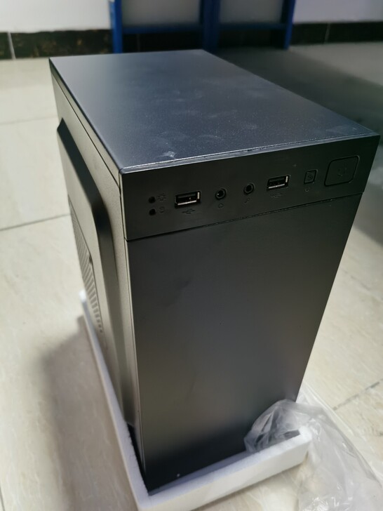 台科M2电脑机箱全新未组装过，外表尺寸35...