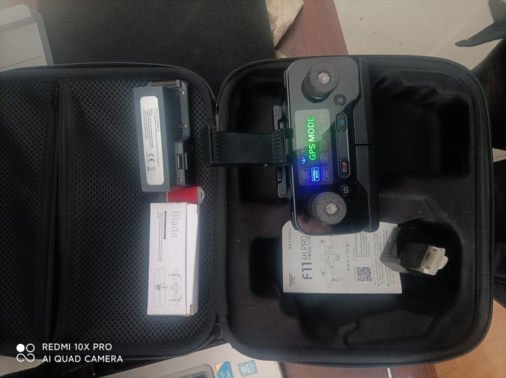 无人机第一次就飞丢了  现在出售电池 遥控...