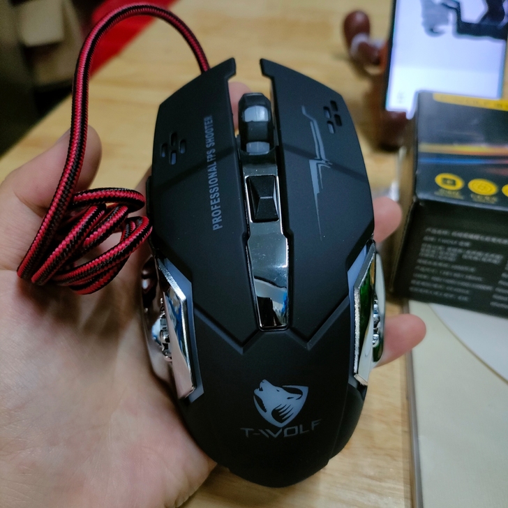 全新包邮  牧马人有线发光游戏鼠标机械电脑...