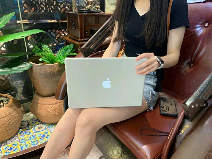 出售个人闲置笔记本，9新，i5处理器，8G...