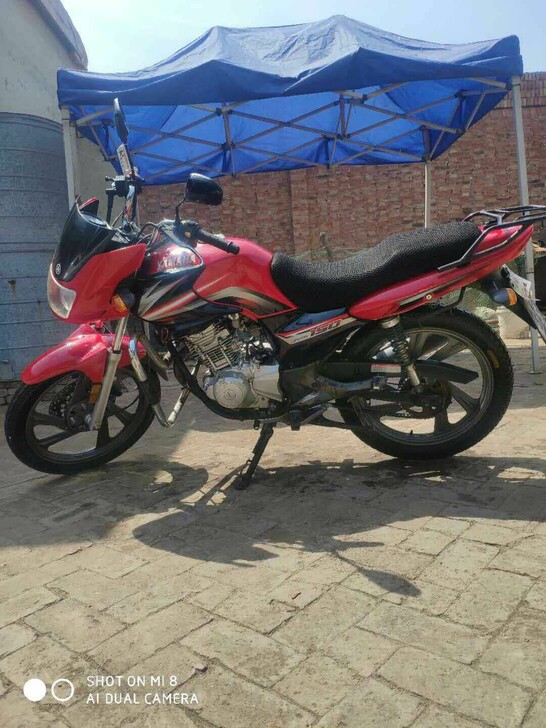 转卖个人一手雅马哈新劲虎150排量摩托车，...