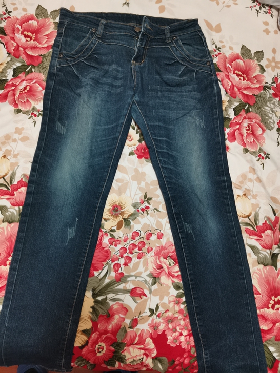 牛仔裤，30码，胖了穿不上了，穿过两次，目...