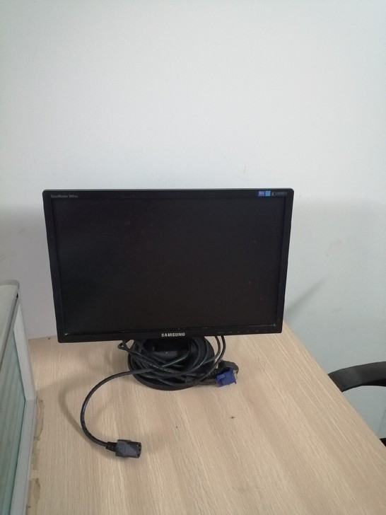 三星等显示器显示屏电脑液晶超薄