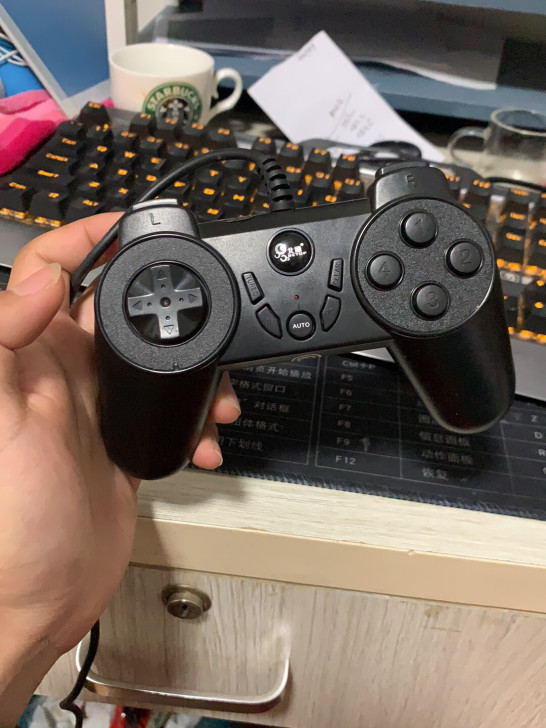 北通手柄 29包邮 好的插电脑亮灯