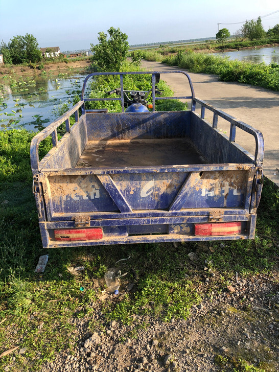 三轮摩托车，乡下家里自用没拉过重货的，17...