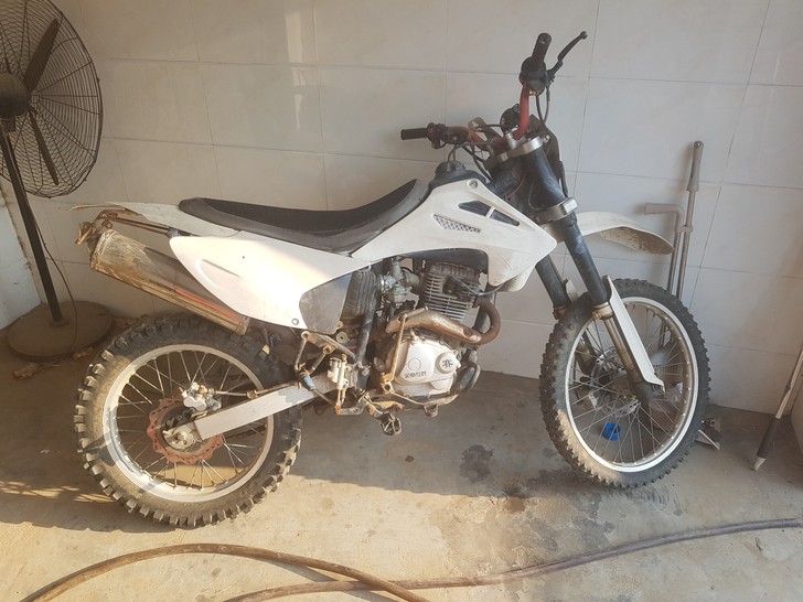 越野高赛250转给喜欢的朋友250排量，动...