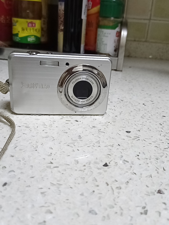 富士J38相机，功能正常，带电池，内存卡，...