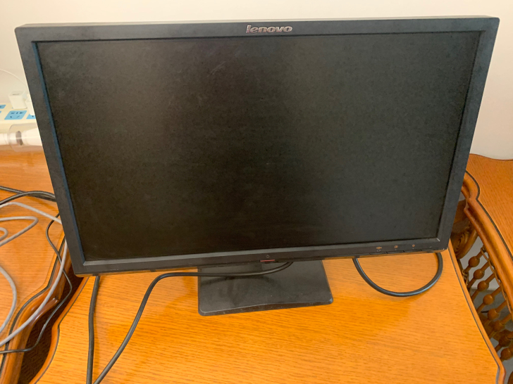 联想12年显示器 可用 有线 低价出
