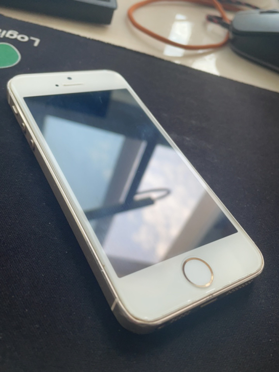 iPhone5s港版32g，移动联通4g....