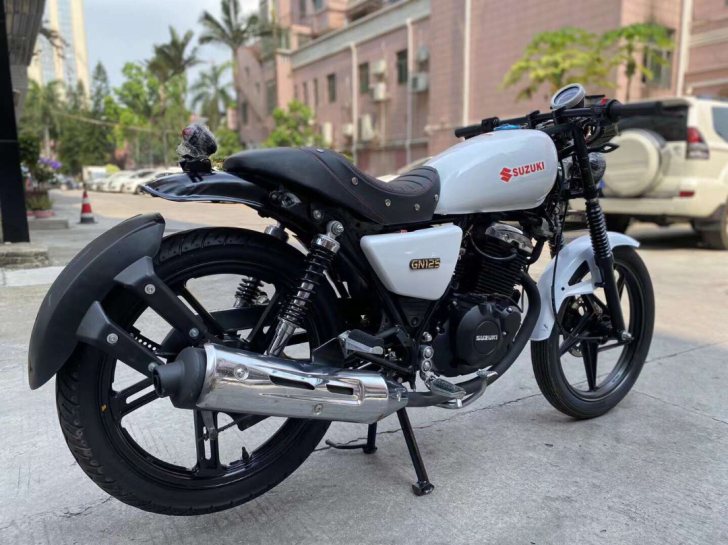 复古摩托车男装车125cc铃木摩托车二手成...