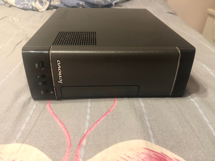 联想品牌台式机,小机箱,静音不占地方。cp...