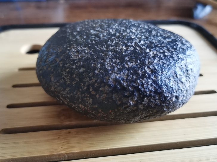 奇石一镇纸。