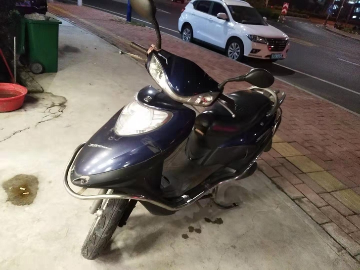 踏板摩托车，车况没一点问题，