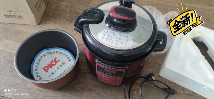 全新闲置电压力锅,电饭锅,5L,配有两个内...