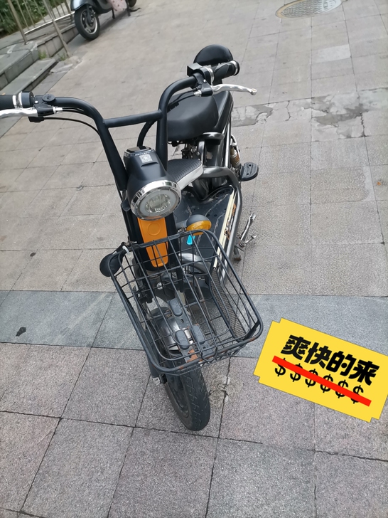 小鸟电动车，八成新，超威48-20电瓶，刚...