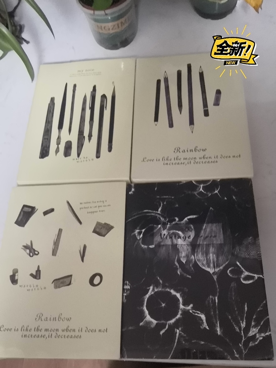 16K素描本，超厚！是热缩膜包装的，所以我...