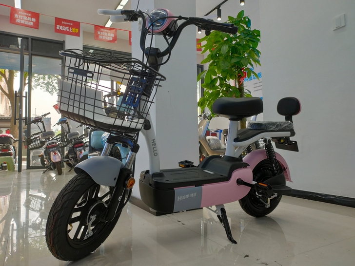 哈啰全智能电动车，颜色已到，特价处理，颜色...
