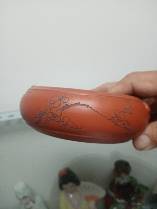 紫砂烟灰缸，书法梅花刻得都非常棒，全品