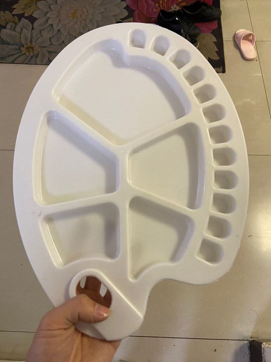 全新调色盘，中号，7块钱1个，两个15包邮...