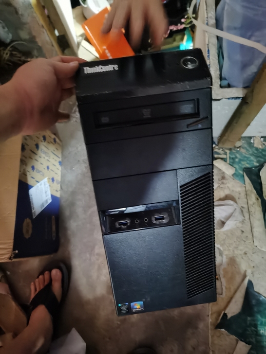 联想主机，4带i5处理器，8G内存，128...