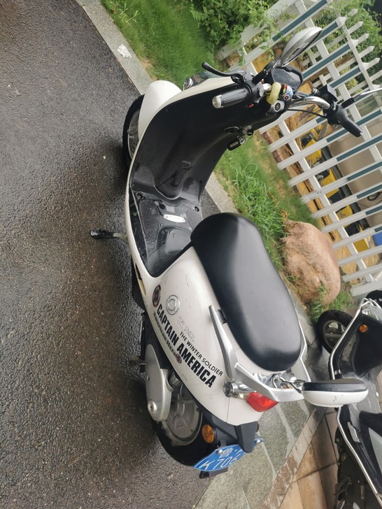 8成新爱玛电动摩托车,新换的电池,入手40...
