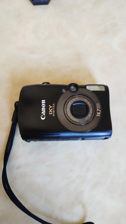 佳能ixus980数码相机,外观成色很好功能都正常按键灵敏, 佳能ixus980数码相机,外观成色很好功能都正常按键灵敏,