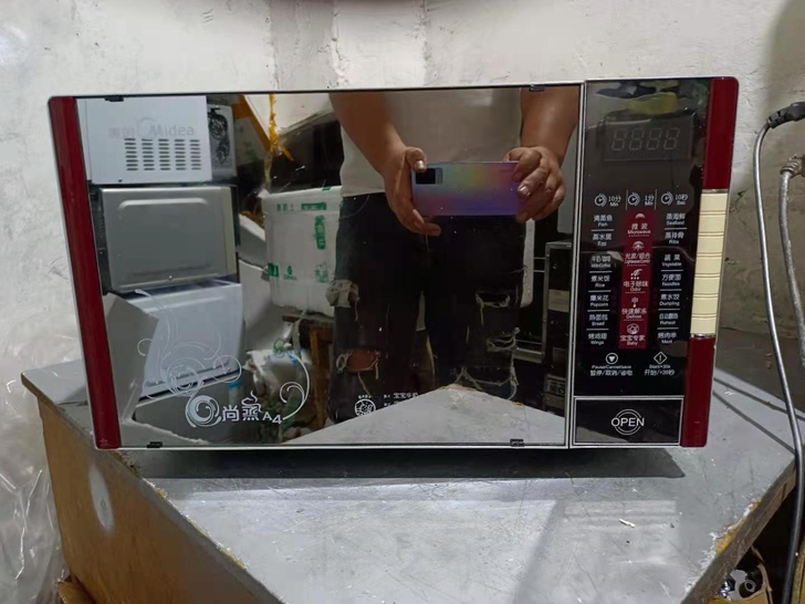 特价转让一台美的微波炉，很新的，可以邮寄，...