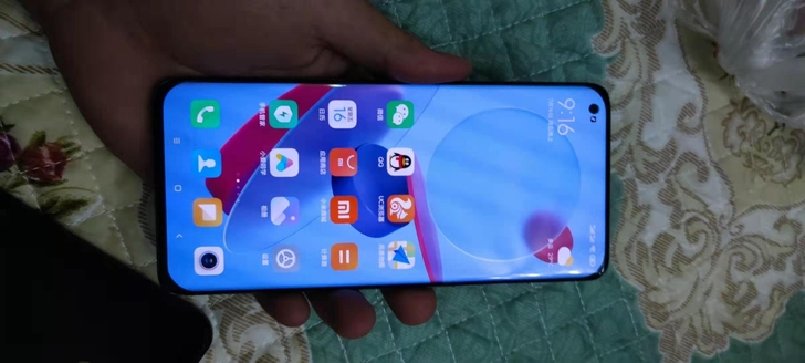 卖小米11,8+128黑色。95新,屏幕没...