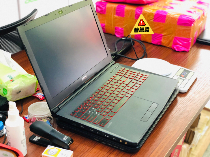 微星Ms16j9，i7-7700Hq，8g...