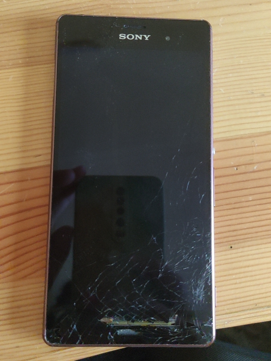 索尼z3屏幕碎了，不能触控，其他完好！