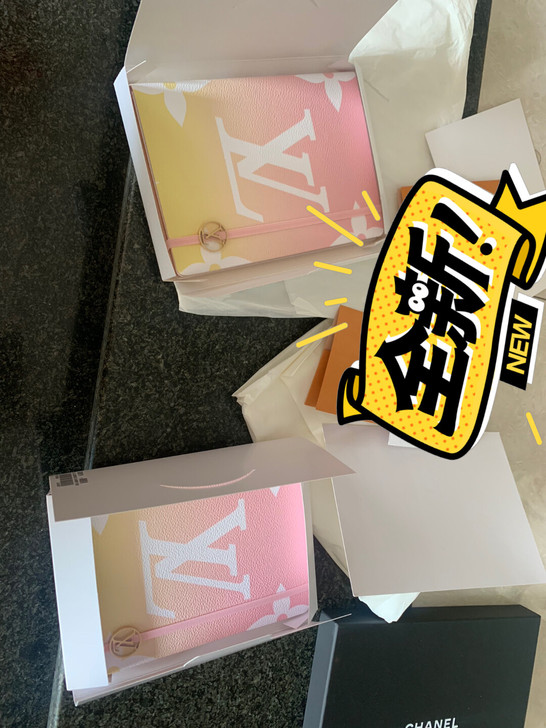 lv夏日限定渐变笔记本记事本