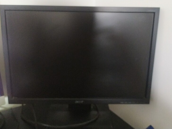 出一台19显示器,使用一切正常