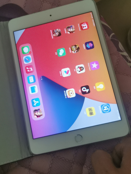 (机子太好了)苹果iPadmini4 64...