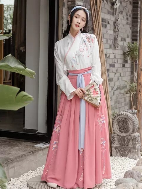 重回汉唐汉服套装，借梨花渡如梦霓裳钟灵记汉...